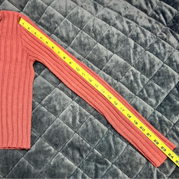 PINK ROSE - Cropped Zipper Cardigan - Picture 6 of 6